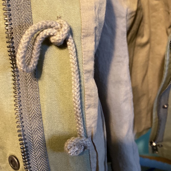 En Crème Women’s Medium Military Style Jacket. Olive Green color. Never worn. - Picture 10 of 10